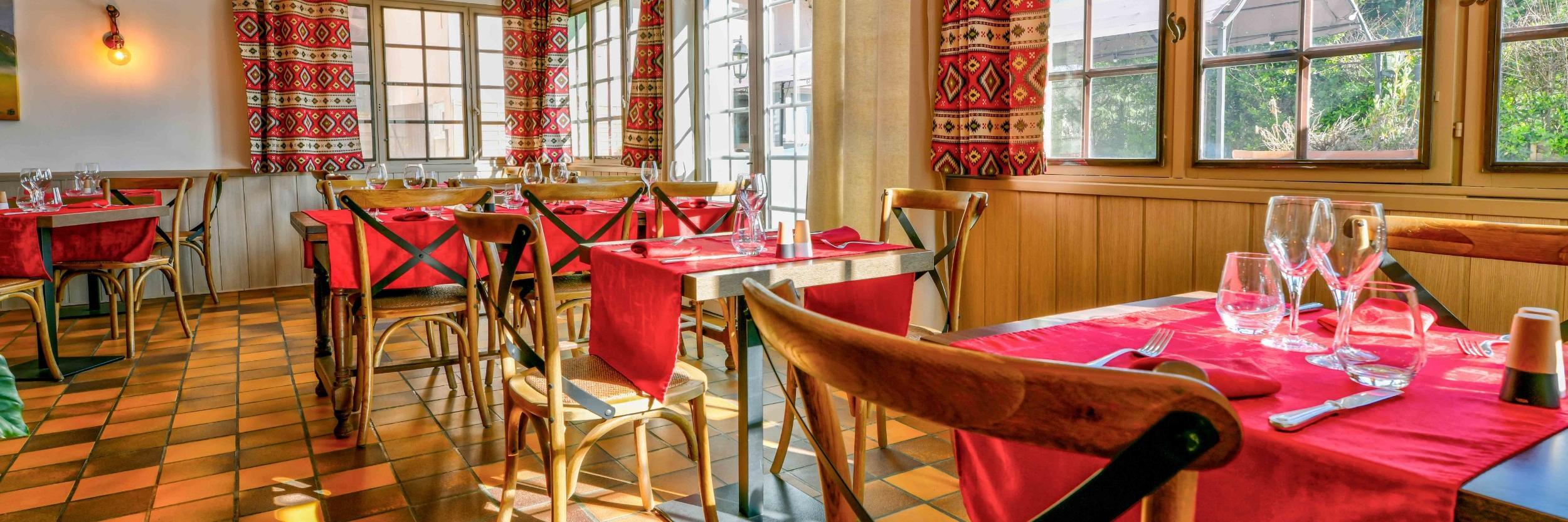 Logis Hostellerie Du Neez Gan エクステリア 写真