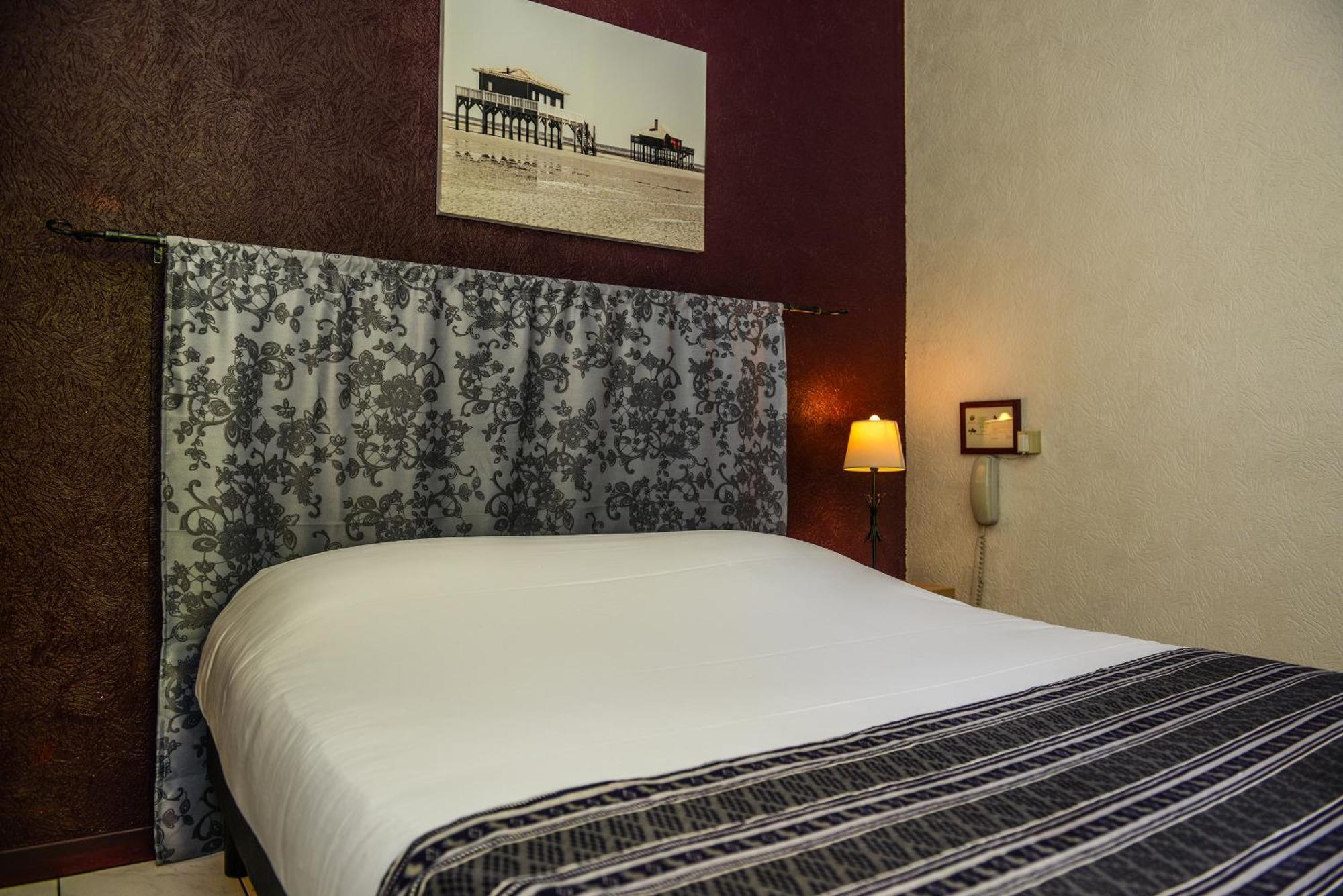 Logis Hostellerie Du Neez Gan エクステリア 写真