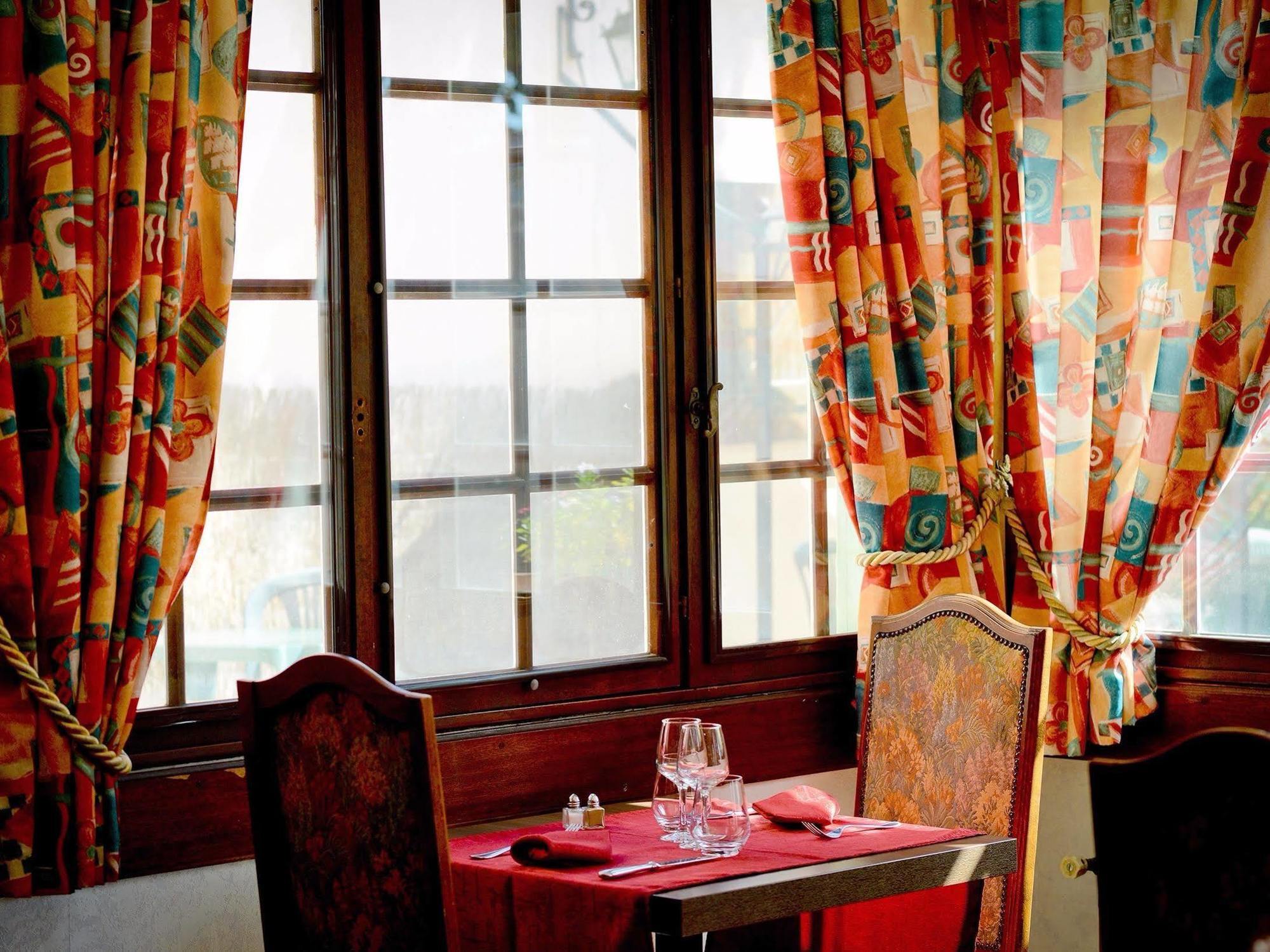 Logis Hostellerie Du Neez Gan エクステリア 写真